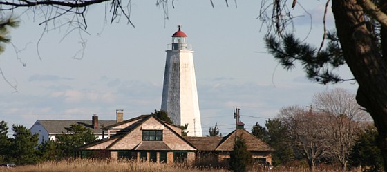 lynde_point_lighthouse_davegrella_3x560x250.jpg